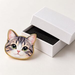 Custom UV printed cat metal lapel pin beside a white gift box, perfect for wholesale retail packaging solutions.