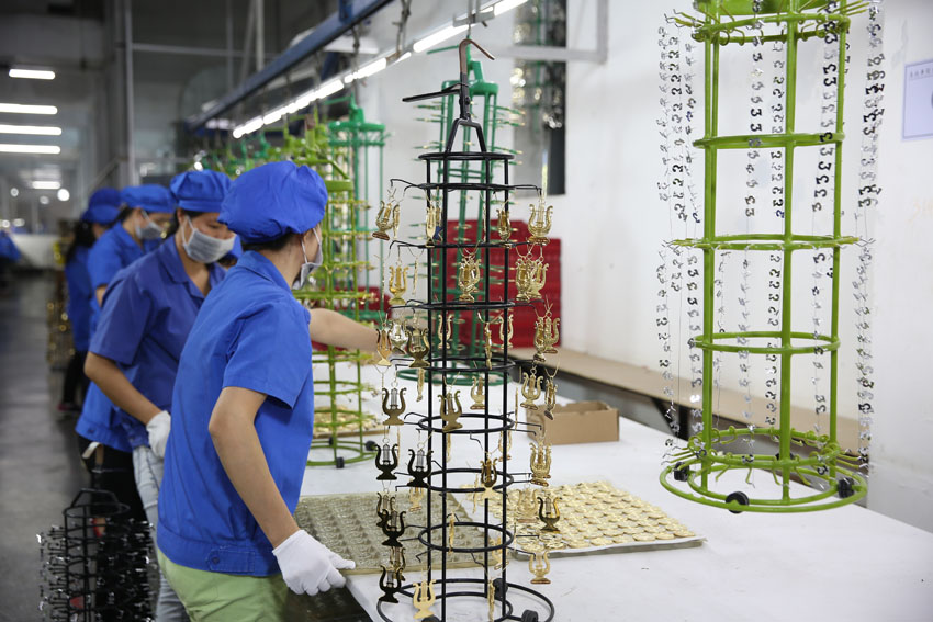 Automated Electroplating Rack Assembly for Custom Metal Gifts