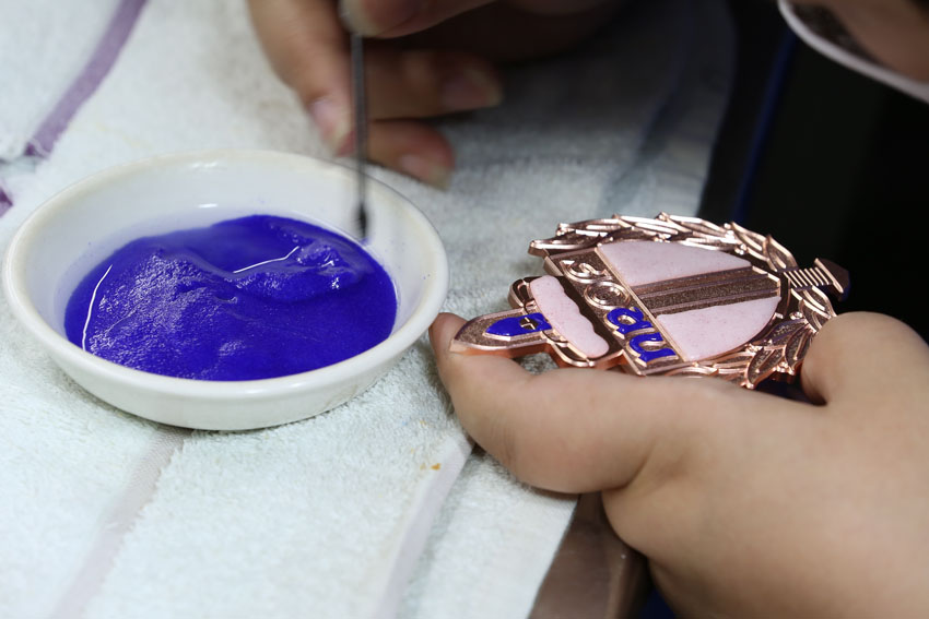 Cloisonné Hard Enamel Hand Filling Craftsmanship