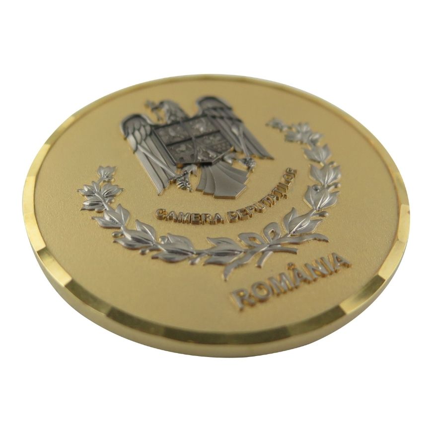 Custom 3D two-tone gold Romania challenge coin with diamond-cut edge, ideal for government award wholesale.